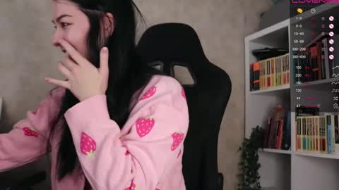 Lisa online show from October 2025 04:42:01 AM