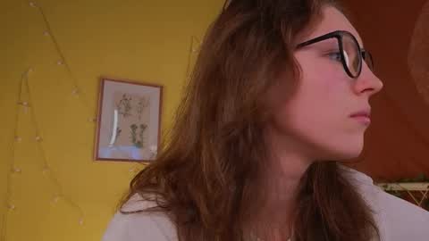 Lea online show from November 2025 05:28:02 PM