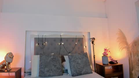 lea_walkerr online show from April 2026 07:14:01 PM