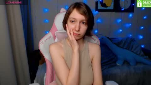 Snapshot of leah__gotty chatting on December 2024 05:21:02 PM Leah  Gotty online show from December 2024 05:21:02 PM