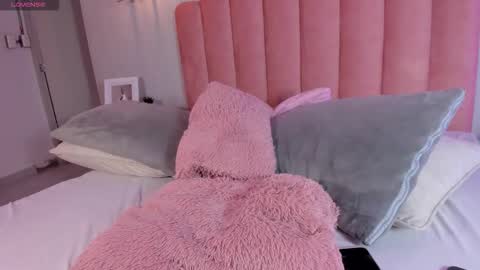 Leah online show from November 2025 04:18:02 PM