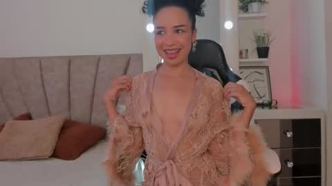 Snapshot of leahaltomm chatting on October 2025 07:59:01 PM leahaltomm online show from October 2025 07:59:01 PM