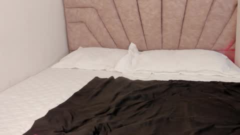 Snapshot of leahaltomm chatting on October 2025 10:33:01 PM leahaltomm online show from October 2025 10:33:01 PM