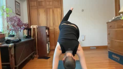 Lee online show from February 2025 09:15:02 PM