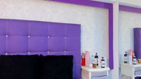 leamoreau__ online show from October 2025 12:25:01 PM