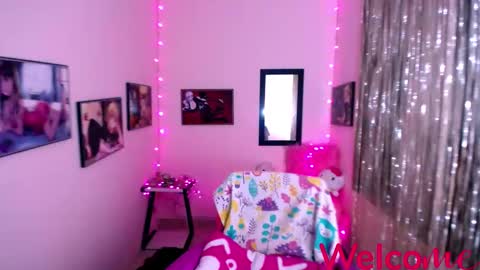 Leandra online show from January 2025 04:01:02 PM