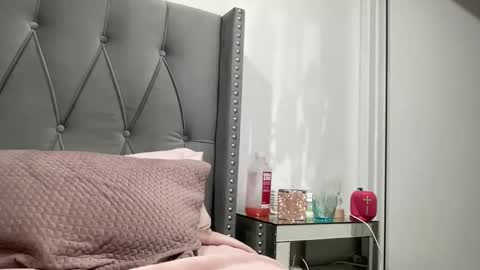 Snapshot of leannaxox chatting on March 2025 01:29:02 PM Leanna online show from March 2025 01:29:02 PM