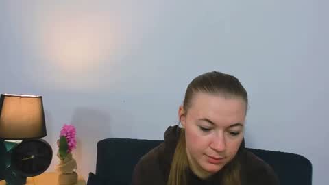 Snapshot of leaslim chatting on October 2025 03:13:01 PM Lea online show from October 2025 03:13:01 PM