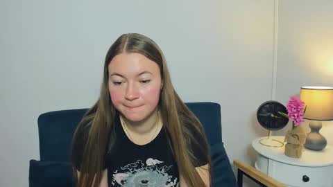 Snapshot of leaslim chatting on October 2025 03:46:02 PM Lea online show from October 2025 03:46:02 PM