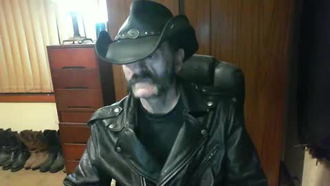 leathergreaser online show from September 2025 05:26:02 PM