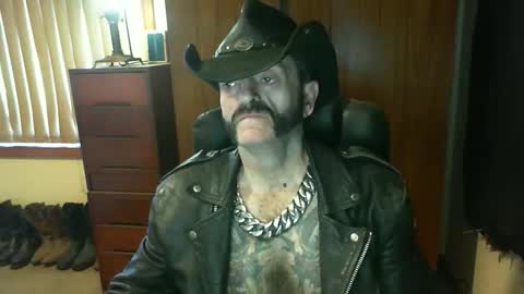 leathergreaser online show from October 2025 09:04:01 PM