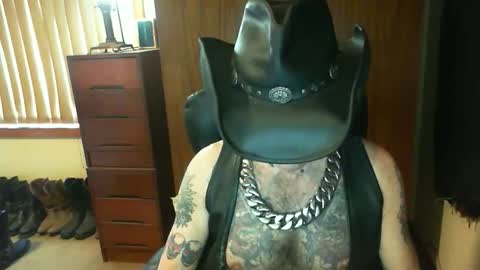 leathergreaser online show from October 2025 09:53:01 PM