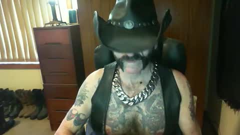 leathergreaser online show from October 2025 09:48:02 PM