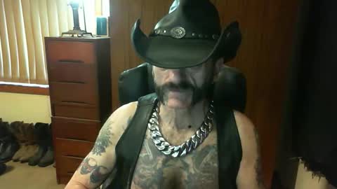 leathergreaser online show from November 2025 08:22:02 PM