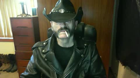 leathergreaser online show from November 2025 08:31:01 PM