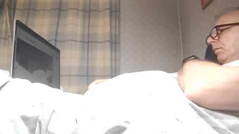 Snapshot of lechertachatte4444 chatting on January 2025 02:00:02 AM lechertachatte4444 online show from January 2025 02:00:02 AM