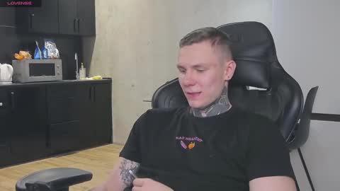 Snapshot of lechery_boy chatting on January 2025 06:32:02 PM Lechery boy online show from January 2025 06:32:02 PM