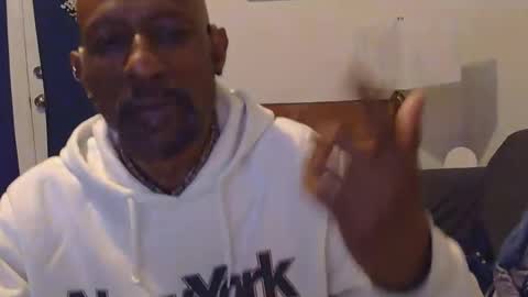 Ebony DeafGuy online show from January 2026 07:01:02 AM