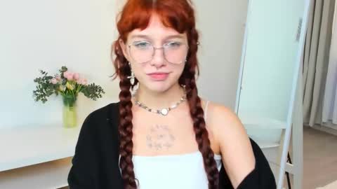 leelooyolo online show from November 2025 10:35:02 AM