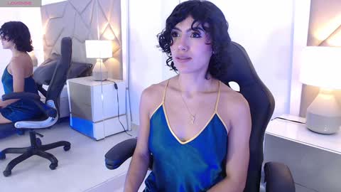 Snapshot of leethompson_ chatting on January 2025 12:04:02 PM Leet  online show from January 2025 12:04:02 PM