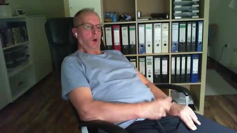 Dave online show from October 2025 09:14:01 PM