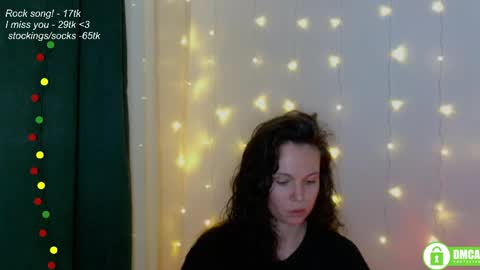 Snapshot of leia_bell chatting on May 2026 07:08:01 PM hey Im Leia and I love rock online show from May 2026 07:08:01 PM