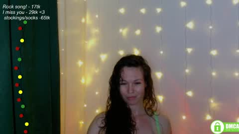 Snapshot of leia_bell chatting on May 2026 08:13:02 PM hey Im Leia and I love rock online show from May 2026 08:13:02 PM