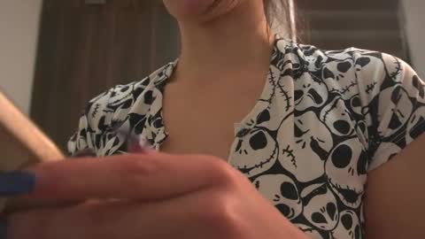 Leah online show from October 2025 07:48:02 PM