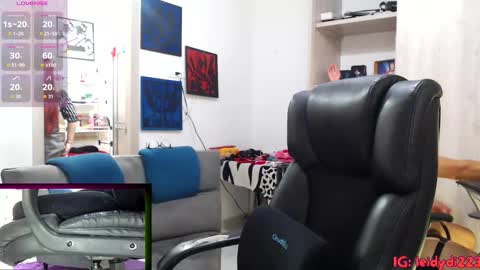 LeidyDi223 online show from October 2025 01:23:02 PM