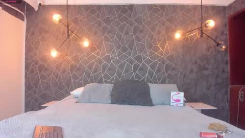 LEIGH ANGELS online show from November 2025 10:04:01 PM