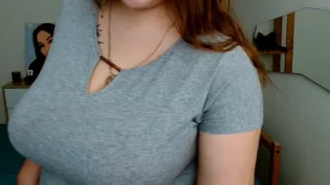 Snapshot of leila_beayte_ chatting on May 2026 04:30:01 AM Leila online show from May 2026 04:30:01 AM