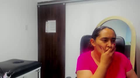 Snapshot of leilasmith_ chatting on May 2026 11:28:01 AM Leila online show from May 2026 11:28:01 AM