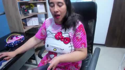 Snapshot of leilasmith_ chatting on May 2026 11:51:02 AM Leila online show from May 2026 11:51:02 AM
