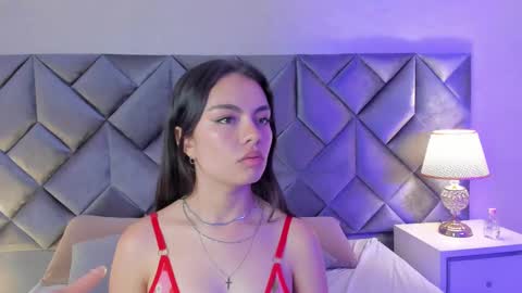 Leizathompson online show from September 2025 07:15:02 PM