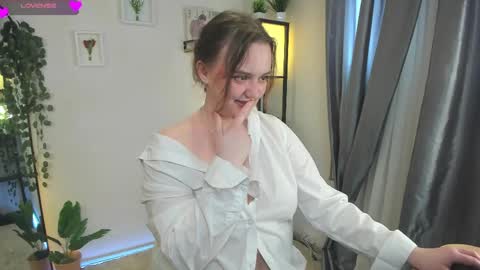 Snapshot of lela_ryan chatting on May 2026 09:24:02 PM Lela online show from May 2026 09:24:02 PM