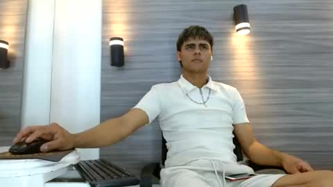 Snapshot of lelehott01 chatting on June 2026 02:32:02 AM lelehott01 online show from June 2026 02:32:02 AM