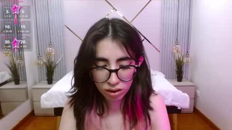 Snapshot of lena_roses chatting on November 2025 01:23:02 PM Lena online show from November 2025 01:23:02 PM