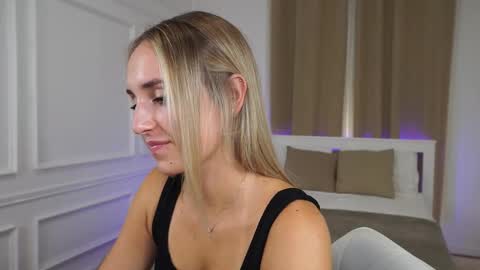 Snapshot of lenaastar chatting on October 2025 01:45:02 PM Lena online show from October 2025 01:45:02 PM