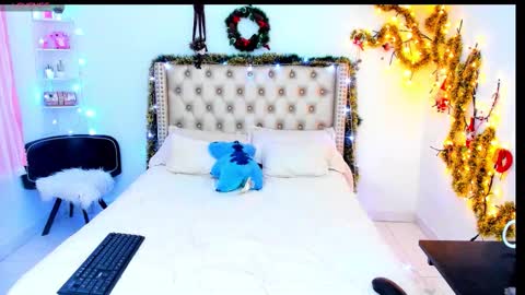 Lena  online show from December 2025 12:34:02 PM