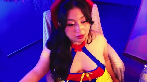 Lenna Kang online show from March 2026 06:59:02 PM