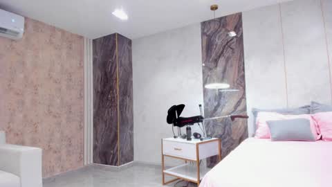 Lenathompson online show from January 2025 04:34:02 AM