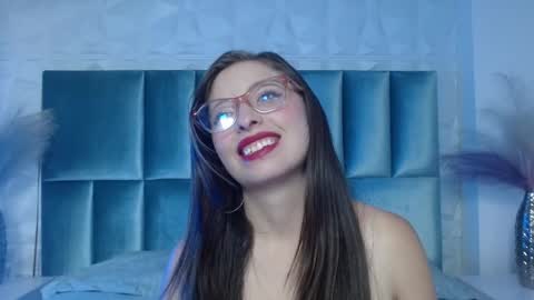 Snapshot of lenna_phillips chatting on May 2026 03:07:02 PM Lenna online show from May 2026 03:07:02 PM