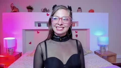 Snapshot of lenna_phillips chatting on June 2026 11:31:01 AM Lenna online show from June 2026 11:31:01 AM