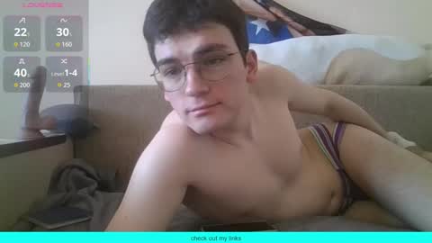 Snapshot of leo_cutie chatting on March 2026 07:04:02 AM leo_cutie online show from March 2026 07:04:02 AM