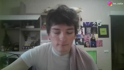 Snapshot of leo_cutie chatting on May 2026 06:40:02 AM leo_cutie online show from May 2026 06:40:02 AM