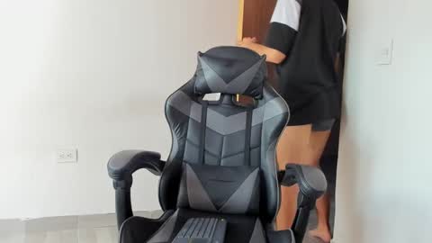 Leo Jones online show from February 2025 07:10:02 PM