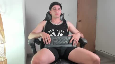 Snapshot of leo_jones389 chatting on July 2026 11:33:01 PM Leo Jones online show from July 2026 11:33:01 PM