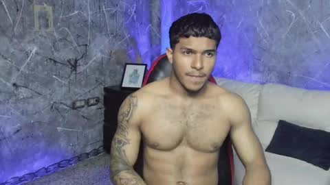 Leo independent model online show from September 2025 11:50:02 PM