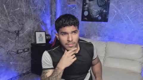 Leo independent model online show from October 2025 12:00:01 AM