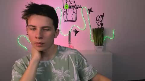 Snapshot of leo_valor chatting on December 2025 07:20:02 PM leo_valor online show from December 2025 07:20:02 PM